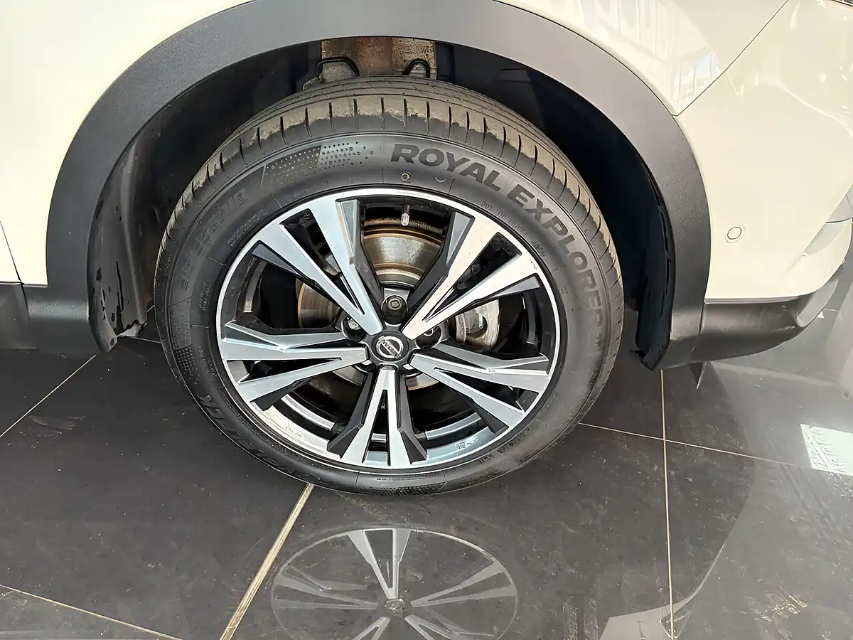 Used 2019 Nissan Qashqai N-Connecta White - Interior and Exterior details 12