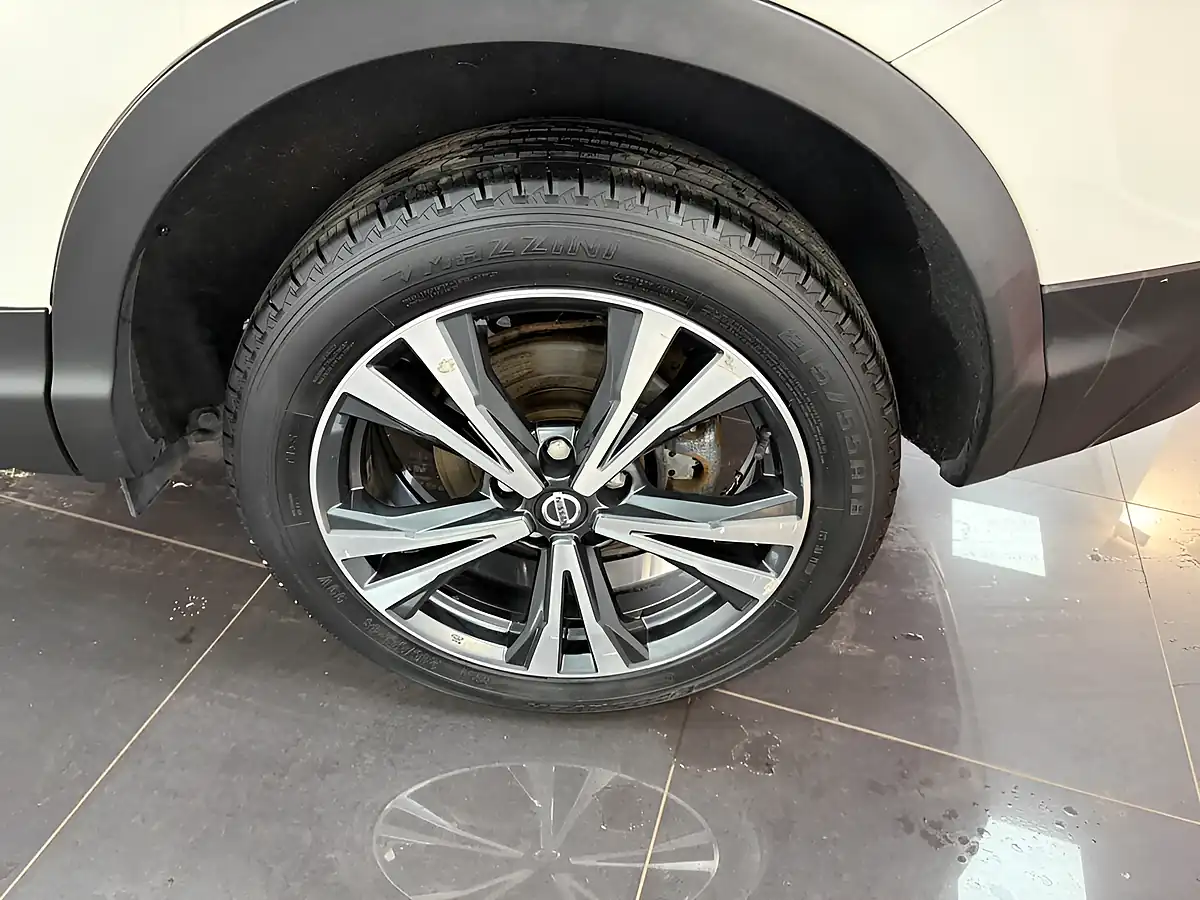 Used 2019 Nissan Qashqai N-Connecta White - Interior and Exterior details 17