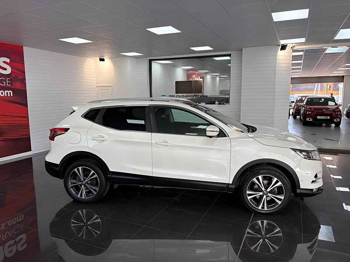 Used 2019 Nissan Qashqai N-Connecta White - Interior and Exterior details 20