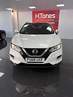 Used 2019 Nissan Qashqai N-Connecta White - Interior and Exterior details 9