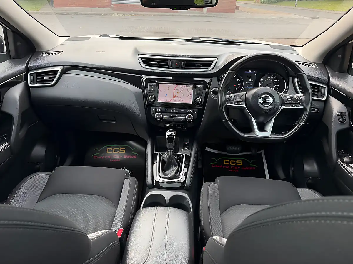 Used 2019 Nissan Qashqai N-Connecta White - Interior and Exterior details 15