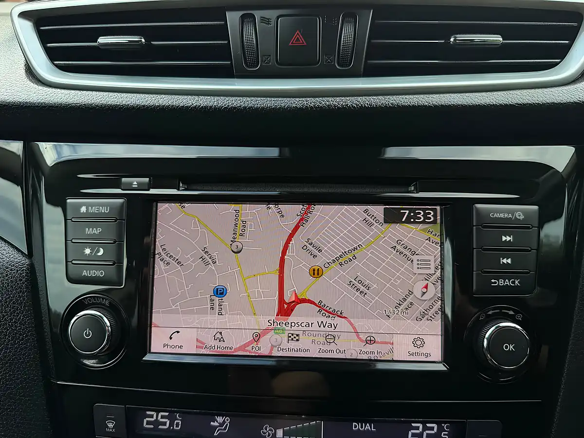 Used 2019 Nissan Qashqai N-Connecta White - Interior and Exterior details 18