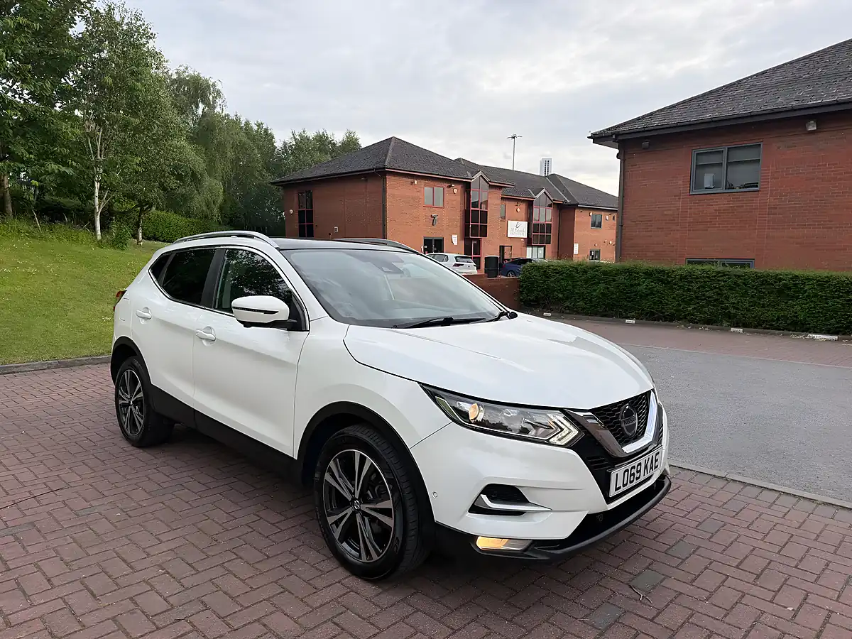 Used 2019 Nissan Qashqai N-Connecta White - Interior and Exterior details 2