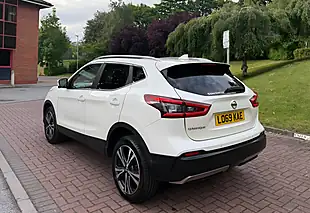 Used 2019 Nissan Qashqai N-Connecta White - Interior and Exterior details 8