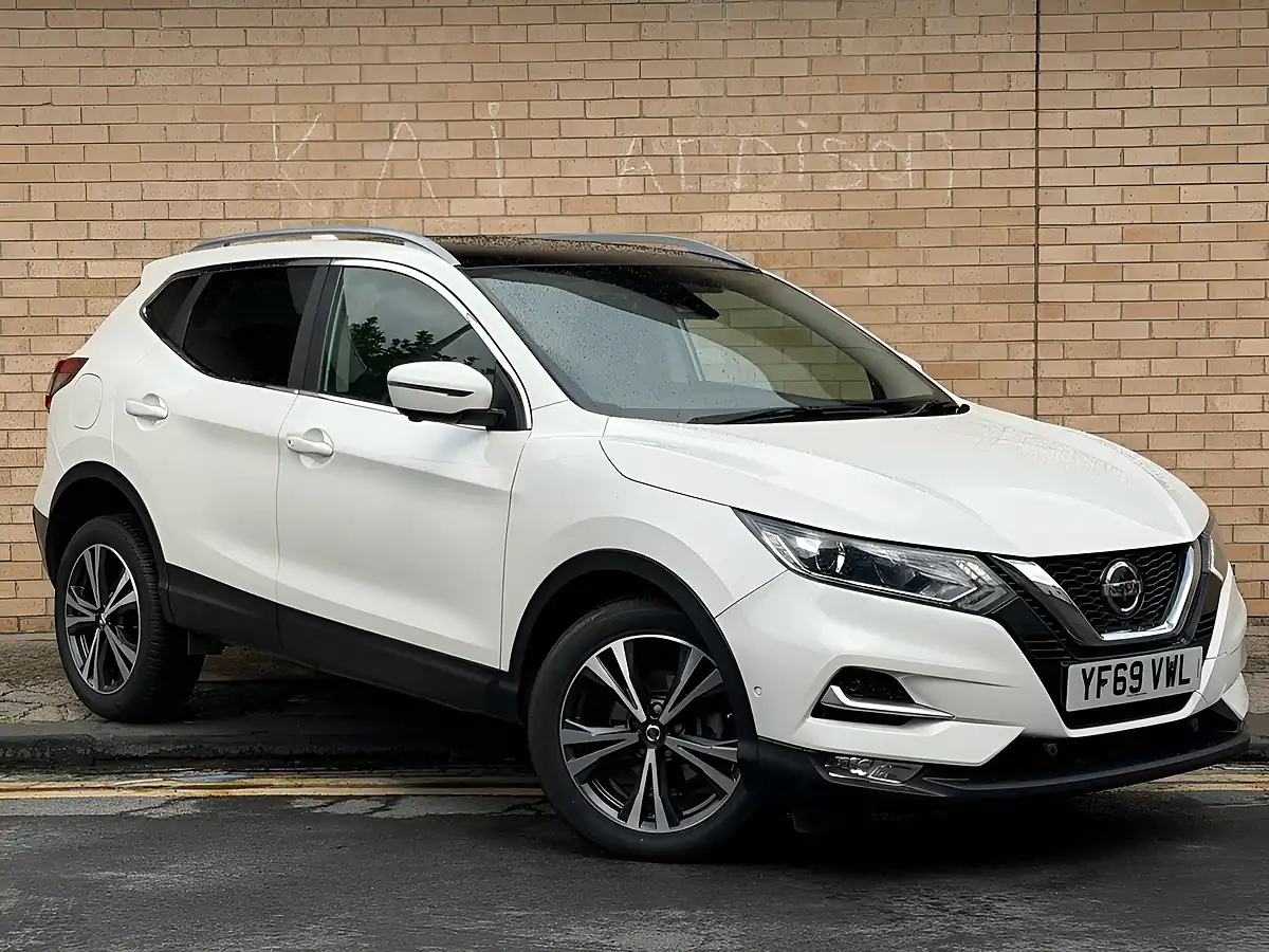 Used 2019 Nissan Qashqai N-Connecta White - Front View