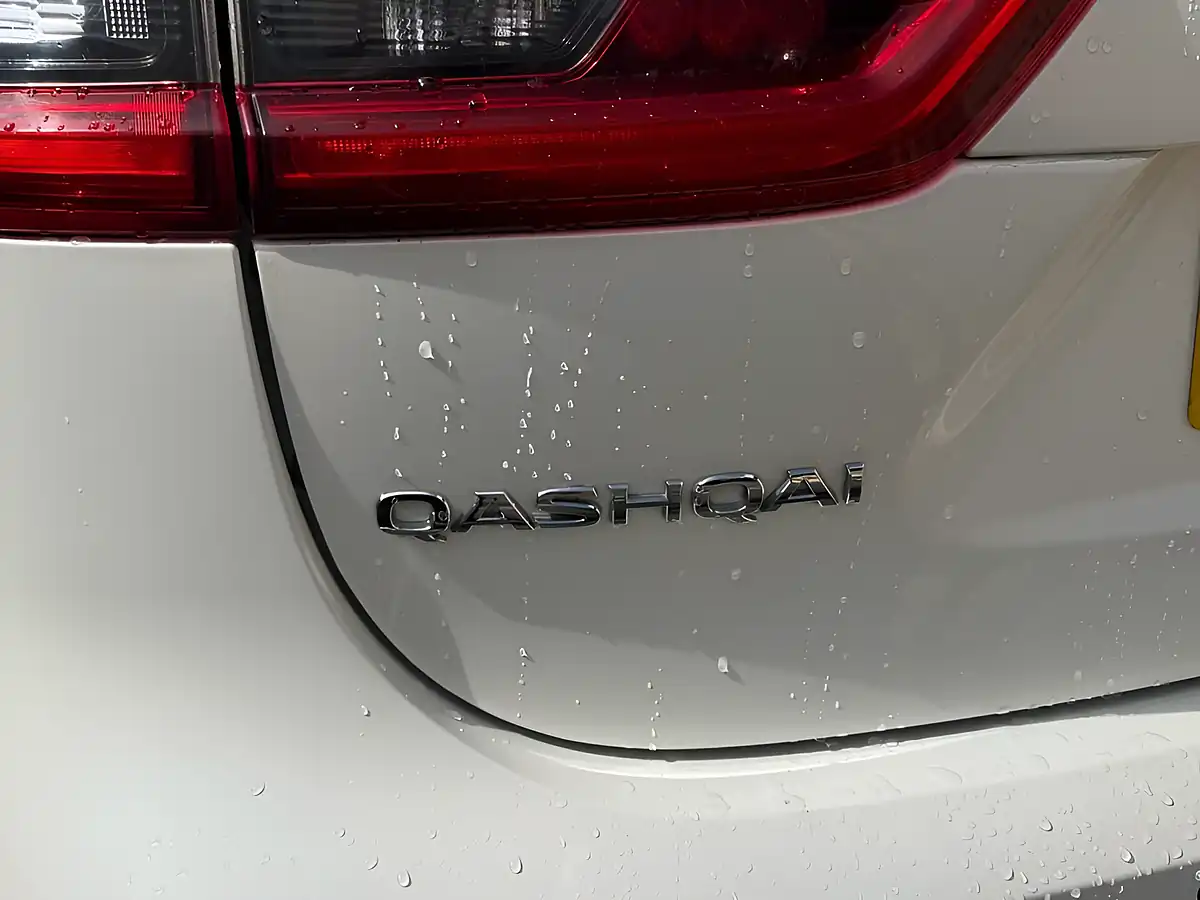 Used 2019 Nissan Qashqai N-Connecta White - Interior and Exterior details 11