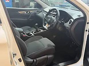 Used 2019 Nissan Qashqai N-Connecta White - Interior and Exterior details 12