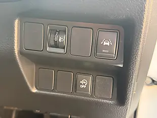 Used 2019 Nissan Qashqai N-Connecta White - Interior and Exterior details 13