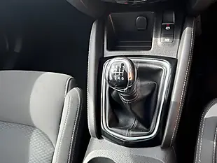 Used 2019 Nissan Qashqai N-Connecta White - Interior and Exterior details 17