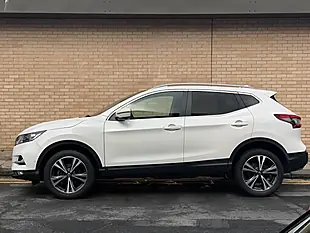 Used 2019 Nissan Qashqai N-Connecta White - Interior and Exterior details 4