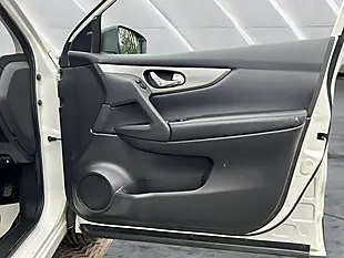 Used 2019 Nissan Qashqai N-Connecta White - Interior and Exterior details 12