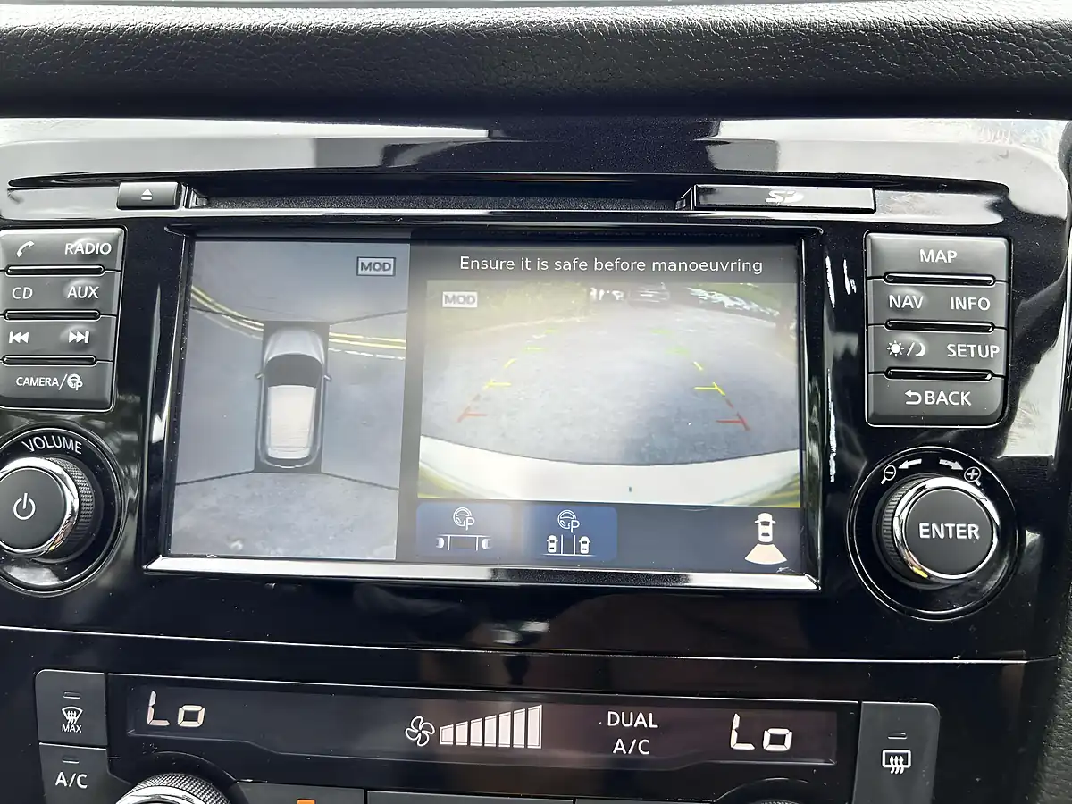 Used 2019 Nissan Qashqai N-Connecta White - Interior and Exterior details 14