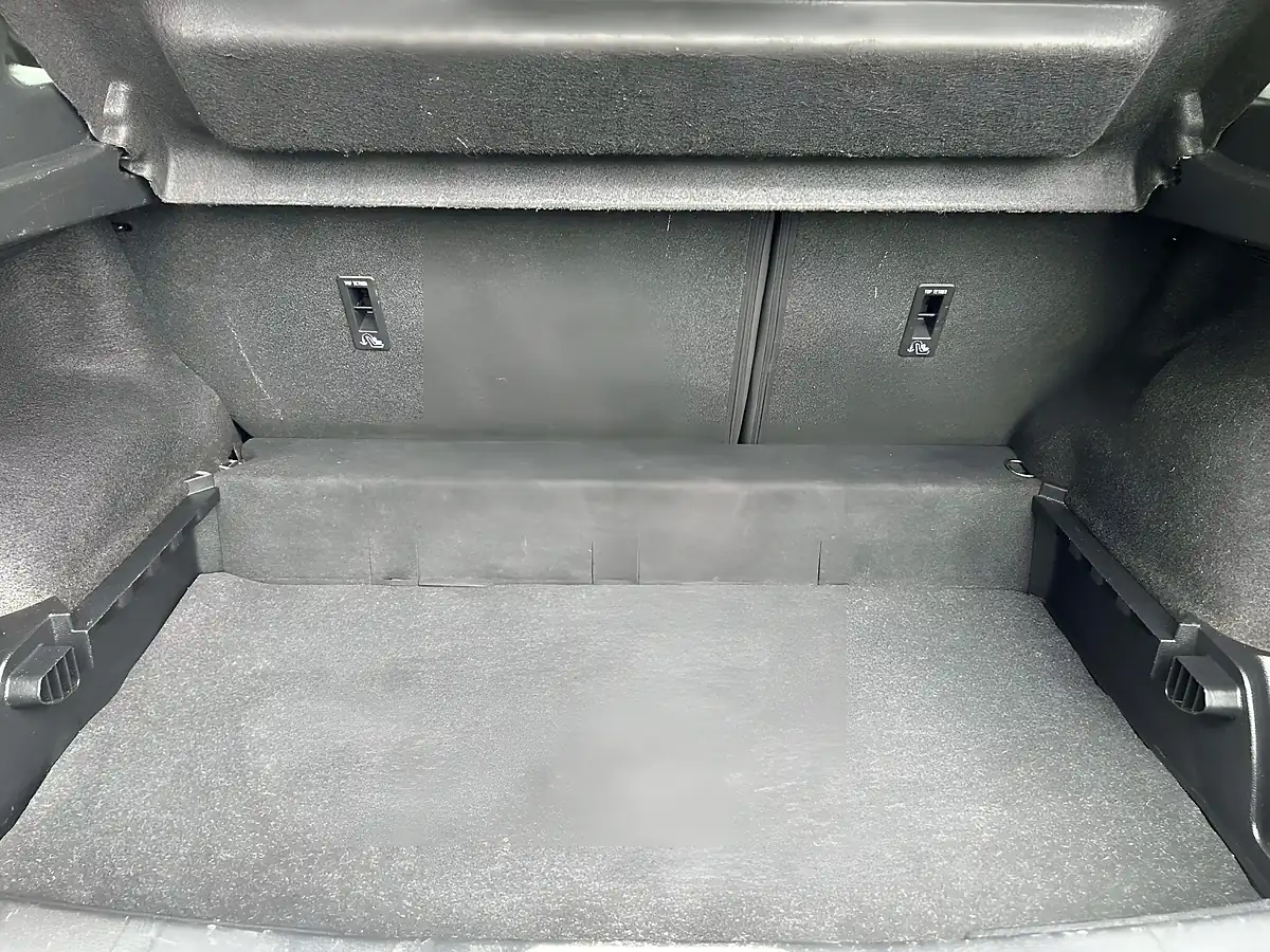 Used 2019 Nissan Qashqai N-Connecta White - Interior and Exterior details 16