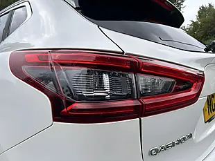 Used 2019 Nissan Qashqai N-Connecta White - Interior and Exterior details 20