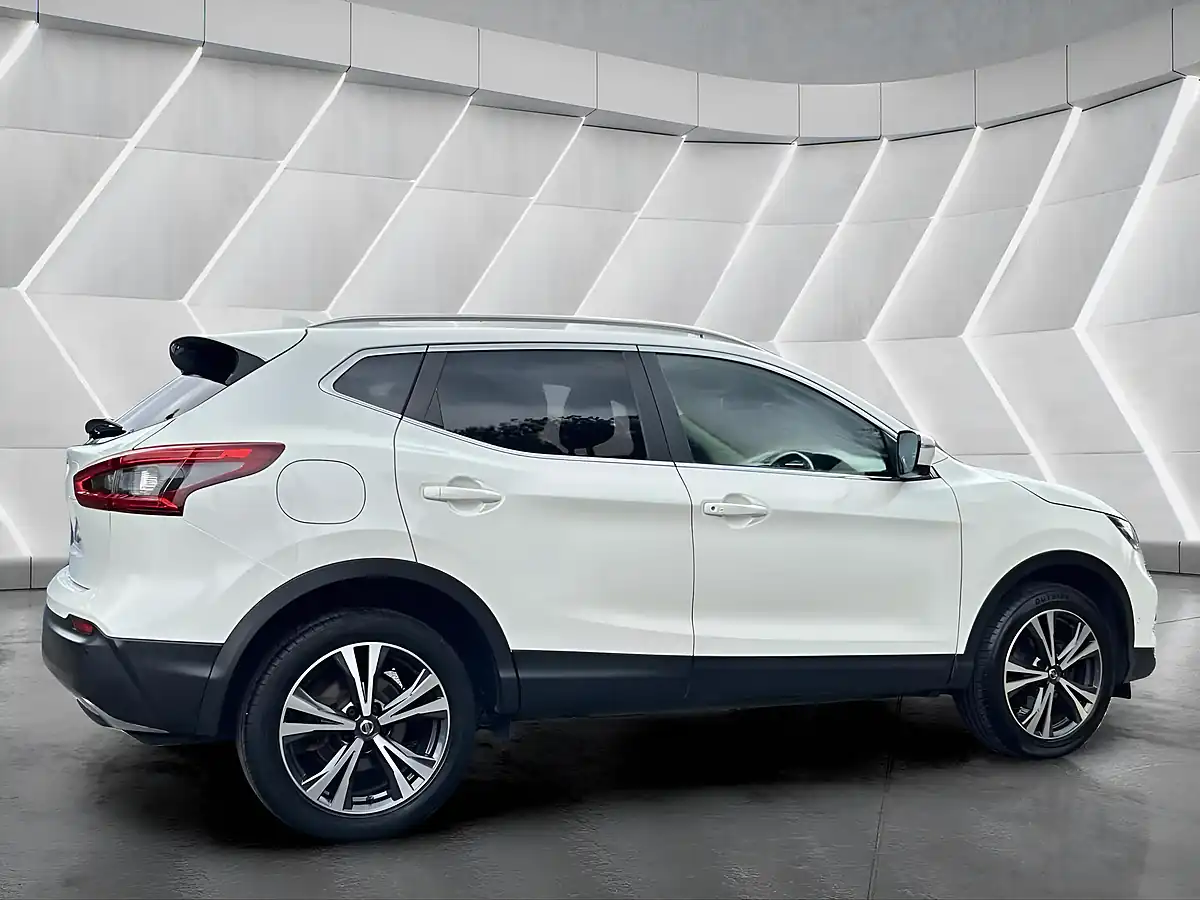 Used 2019 Nissan Qashqai N-Connecta White - Interior and Exterior details 6
