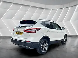 Used 2019 Nissan Qashqai N-Connecta White - Interior and Exterior details 7