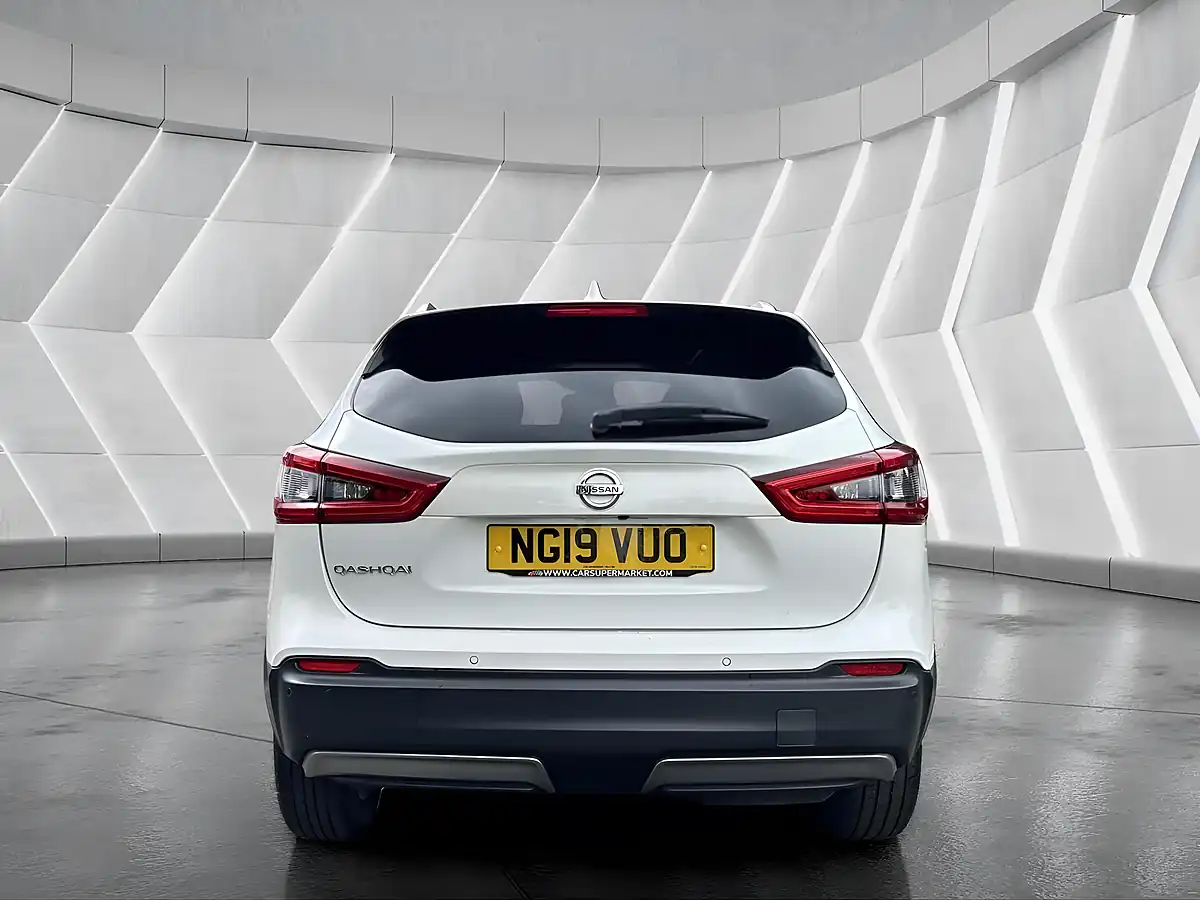Used 2019 Nissan Qashqai N-Connecta White - Interior and Exterior details 8