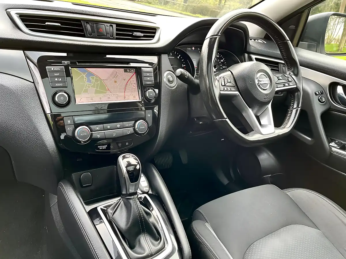 Used 2019 Nissan Qashqai N-Connecta White - Interior and Exterior details 18