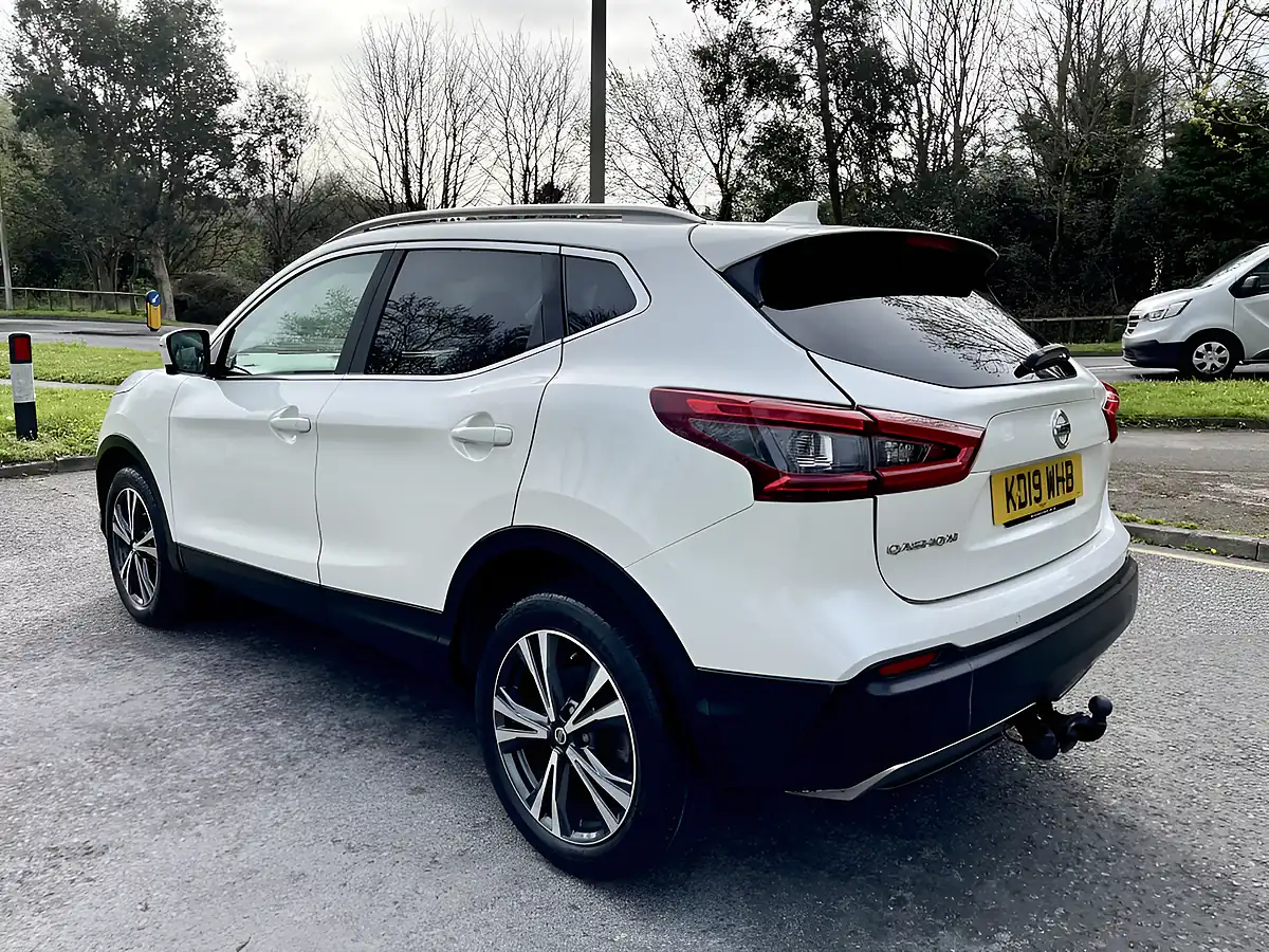 Used 2019 Nissan Qashqai N-Connecta White - Interior and Exterior details 4