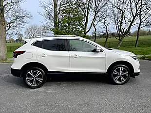 Used 2019 Nissan Qashqai N-Connecta White - Interior and Exterior details 6