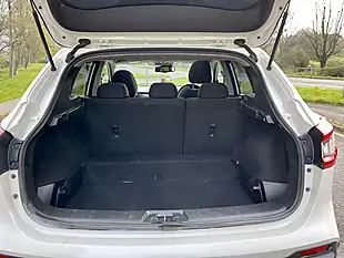 Used 2019 Nissan Qashqai N-Connecta White - Interior and Exterior details 8