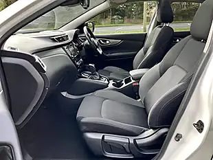 Used 2019 Nissan Qashqai N-Connecta White - Interior and Exterior details 9