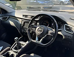 Used 2019 Nissan Qashqai N-Motion Gun Metallic - Interior and Exterior details 11