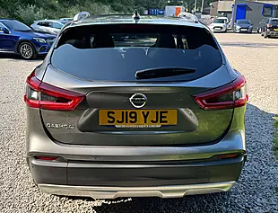 Used 2019 Nissan Qashqai N-Motion Gun Metallic - Interior and Exterior details 4