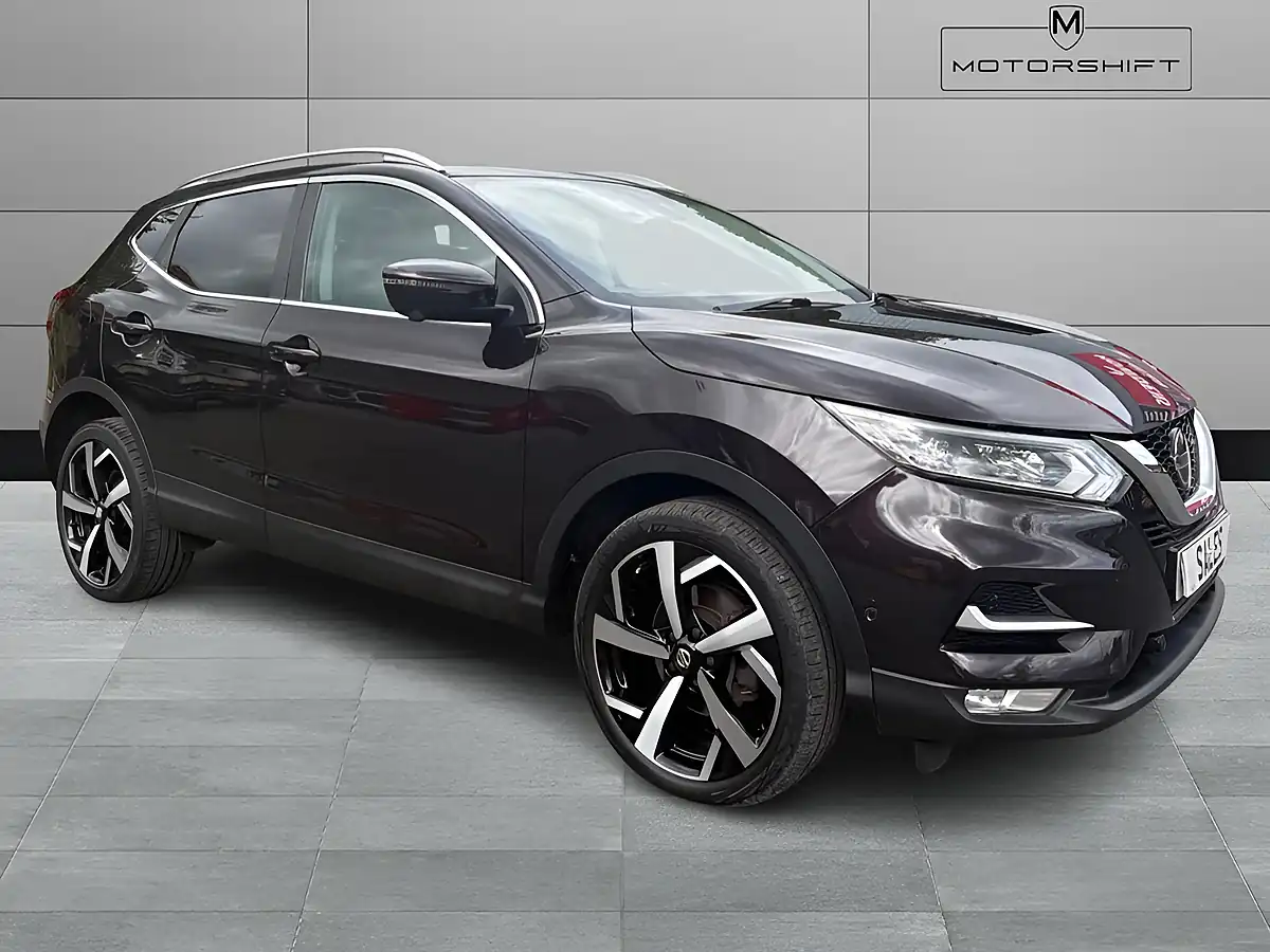 Used 2019 Nissan Qashqai Tekna Black - Front View