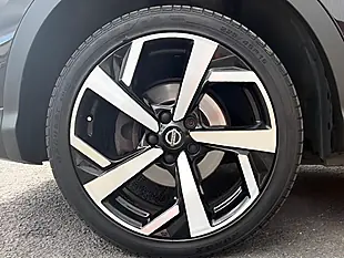 Used 2019 Nissan Qashqai Tekna Black - Interior and Exterior details 19