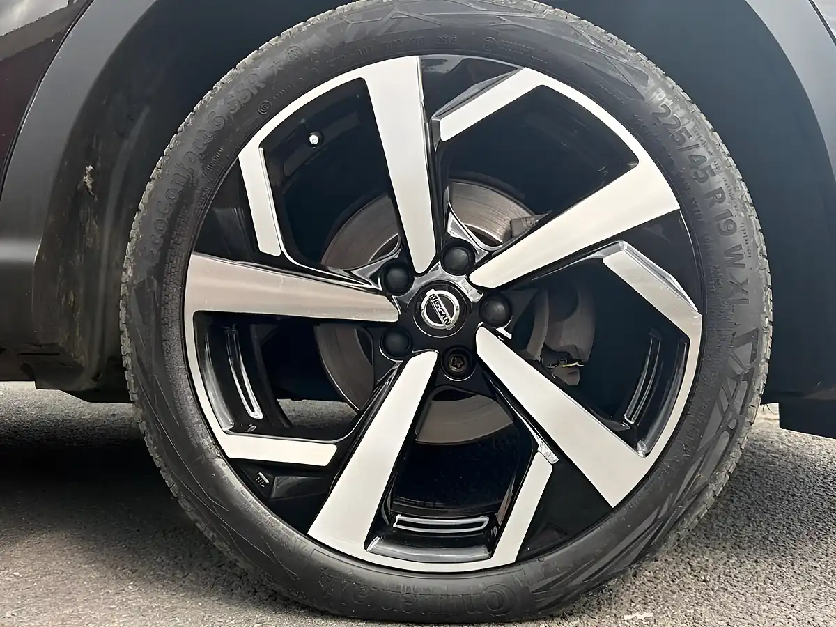 Used 2019 Nissan Qashqai Tekna Black - Interior and Exterior details 20