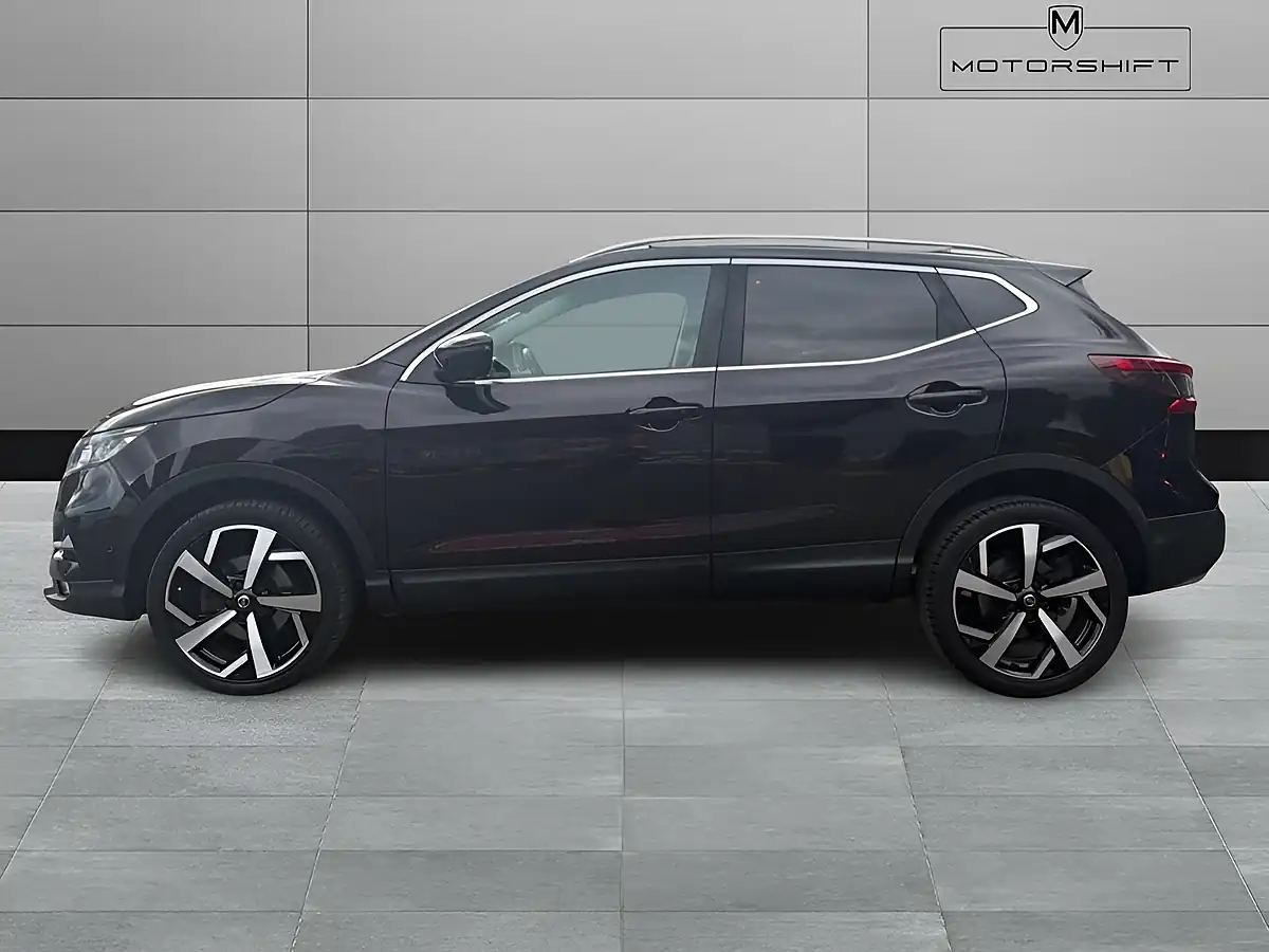 Used 2019 Nissan Qashqai Tekna Black - Interior and Exterior details 6