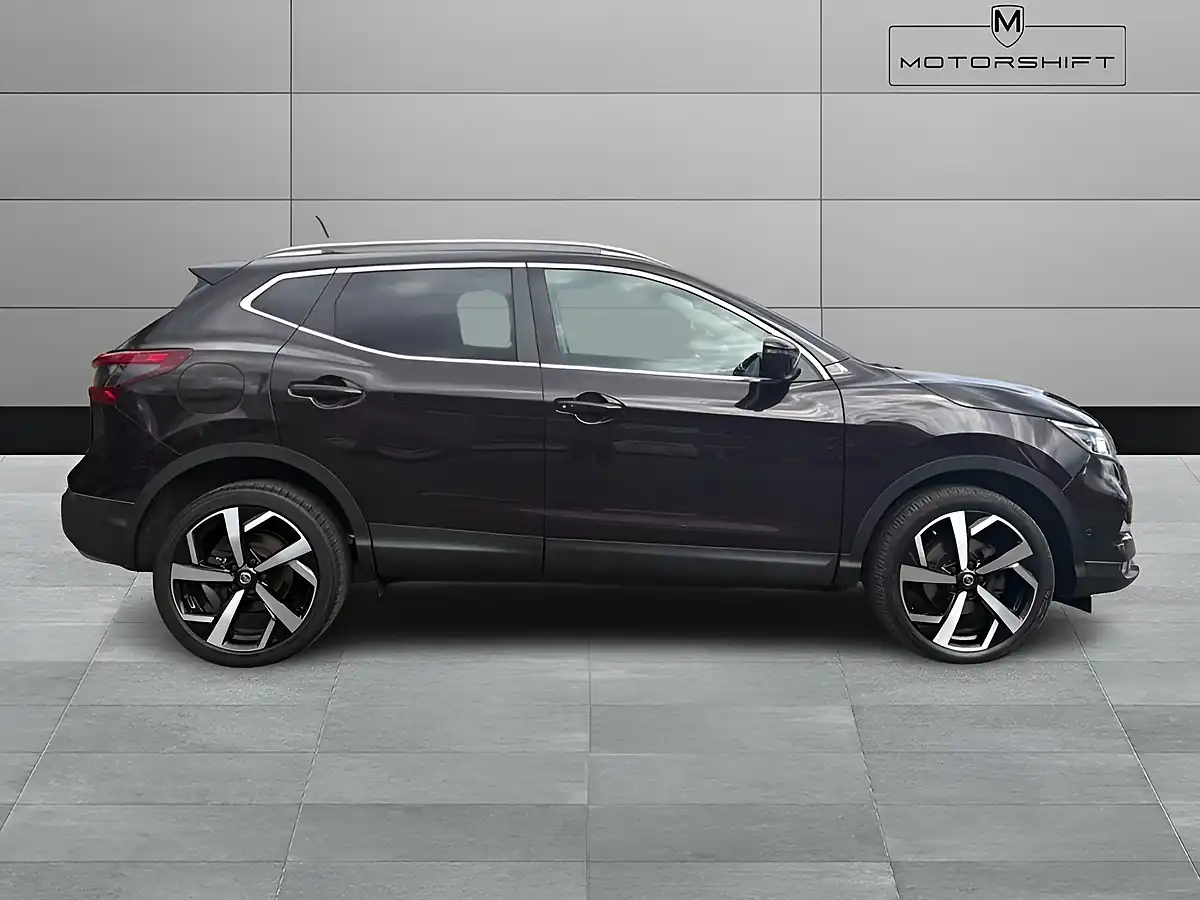 Used 2019 Nissan Qashqai Tekna Black - Interior and Exterior details 7
