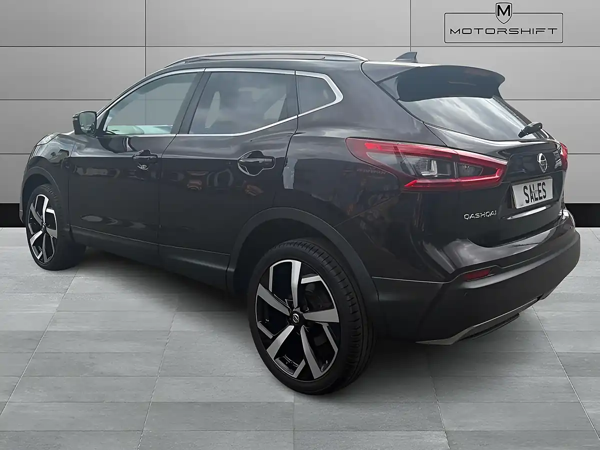 Used 2019 Nissan Qashqai Tekna Black - Interior and Exterior details 9