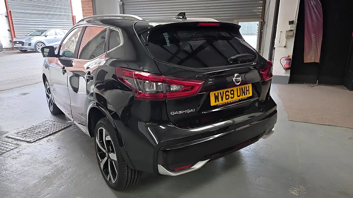 Used 2019 Nissan Qashqai Tekna+ Black - Interior and Exterior details 4