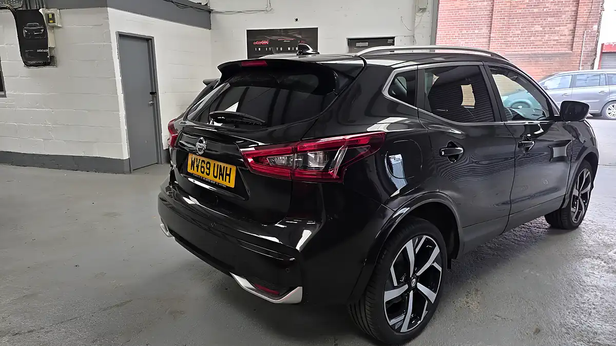 Used 2019 Nissan Qashqai Tekna+ Black - Interior and Exterior details 6