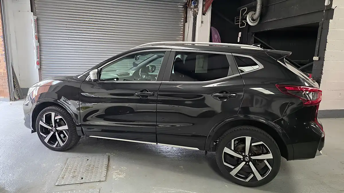Used 2019 Nissan Qashqai Tekna+ Black - Interior and Exterior details 8