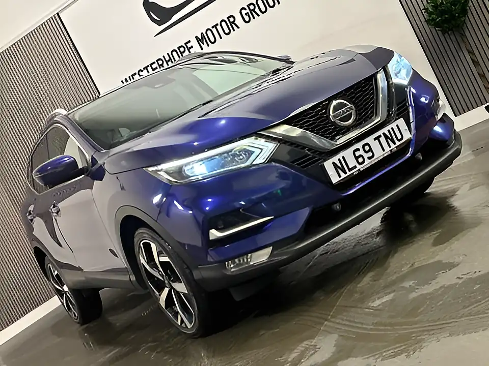Used 2019 Nissan Qashqai Tekna Blue - Interior and Exterior details 14