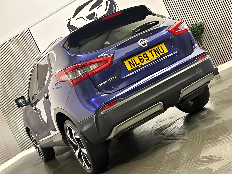 Used 2019 Nissan Qashqai Tekna Blue - Interior and Exterior details 15