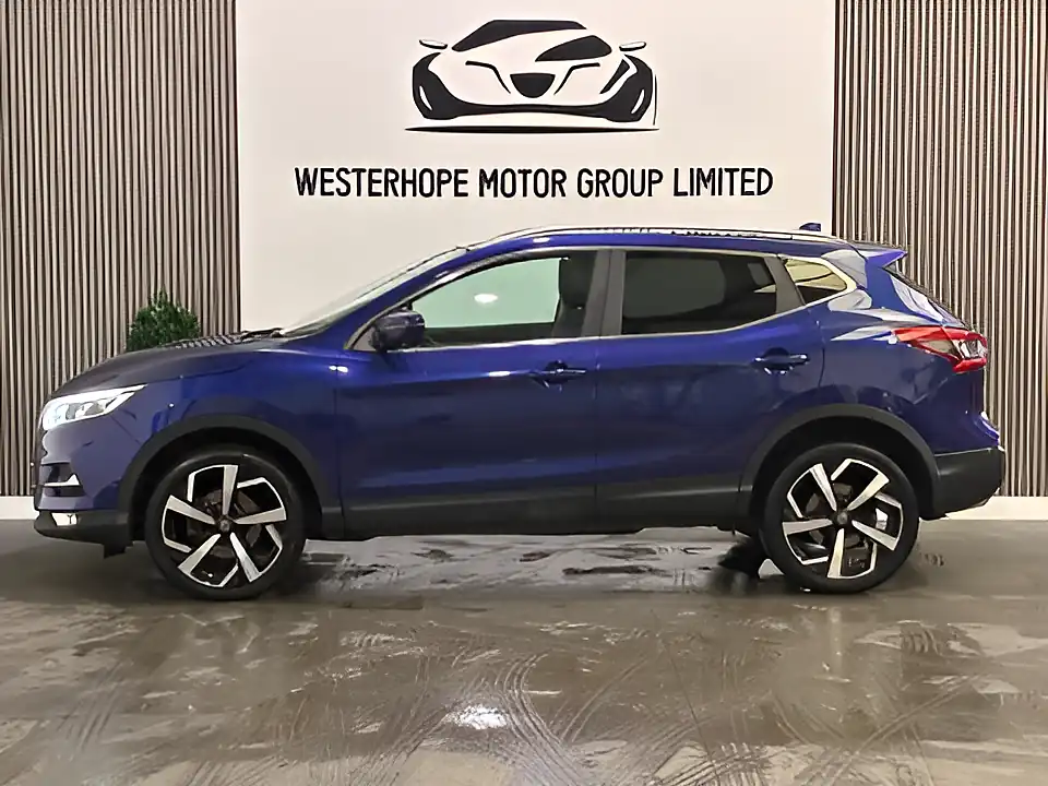Used 2019 Nissan Qashqai Tekna Blue - Interior and Exterior details 16
