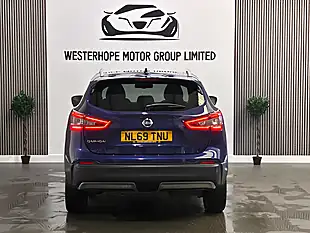 Used 2019 Nissan Qashqai Tekna Blue - Interior and Exterior details 17