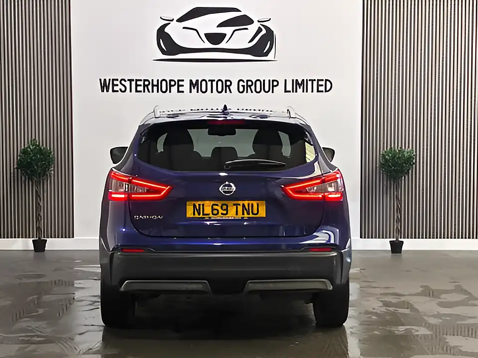 Used 2019 Nissan Qashqai Tekna Blue - Interior and Exterior details 17