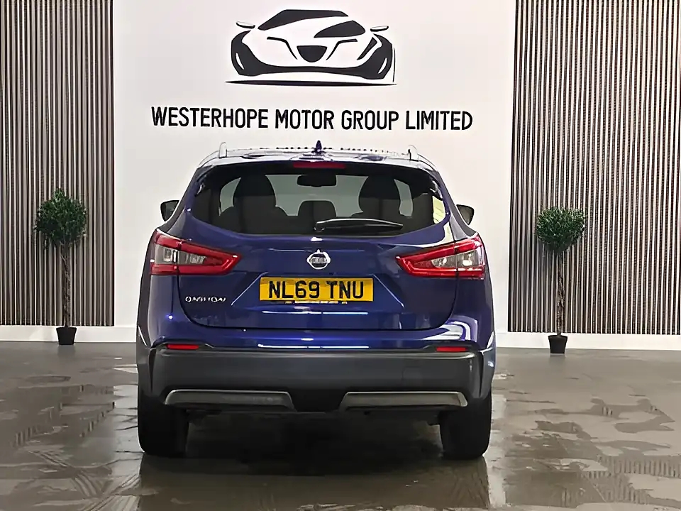 Used 2019 Nissan Qashqai Tekna Blue - Interior and Exterior details 18