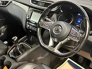 Used 2019 Nissan Qashqai Tekna Blue - Interior and Exterior details 3