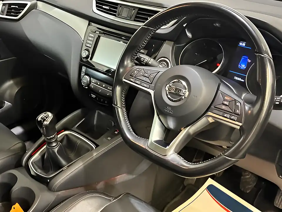 Used 2019 Nissan Qashqai Tekna Blue - Interior and Exterior details 3