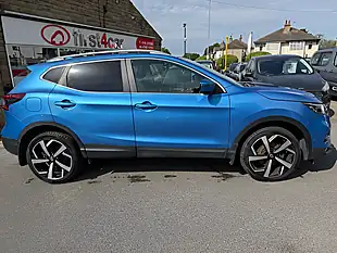 Used 2019 Nissan Qashqai Tekna Blue - Interior and Exterior details 10