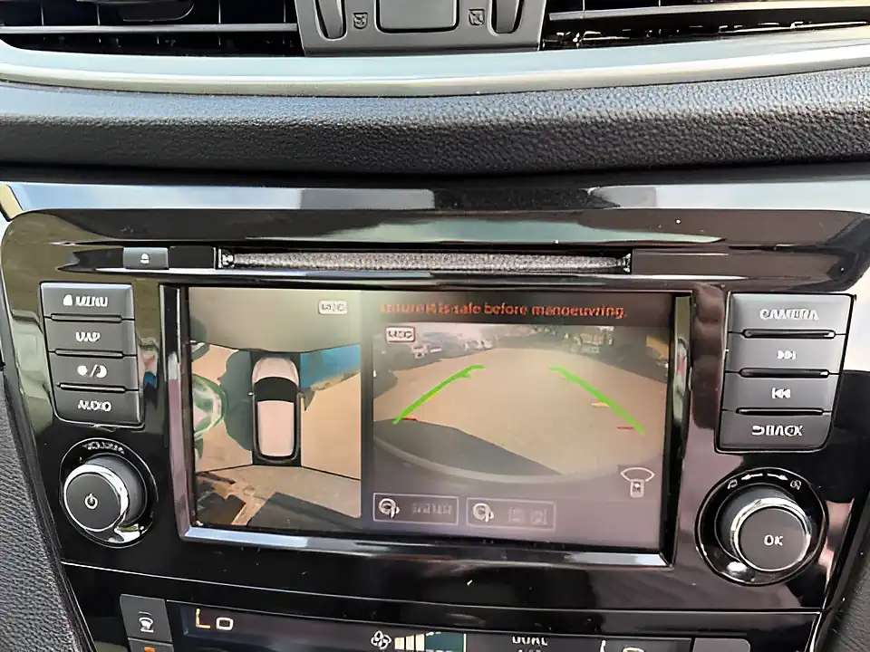 Used 2019 Nissan Qashqai Tekna Blue - Interior and Exterior details 18
