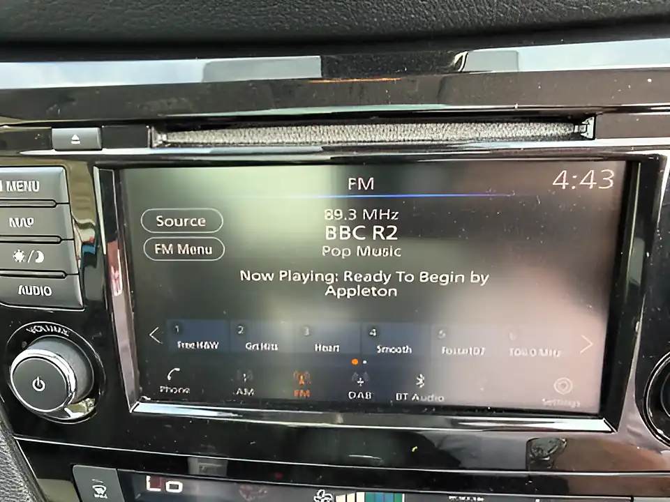 Used 2019 Nissan Qashqai Tekna Blue - Interior and Exterior details 19