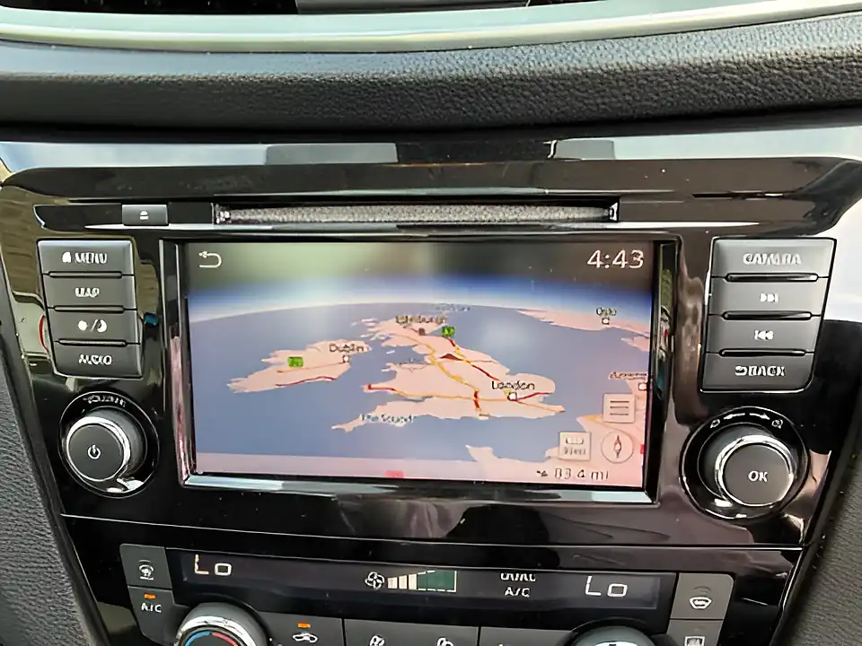 Used 2019 Nissan Qashqai Tekna Blue - Interior and Exterior details 20