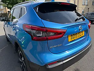 Used 2019 Nissan Qashqai Tekna Blue - Interior and Exterior details 8